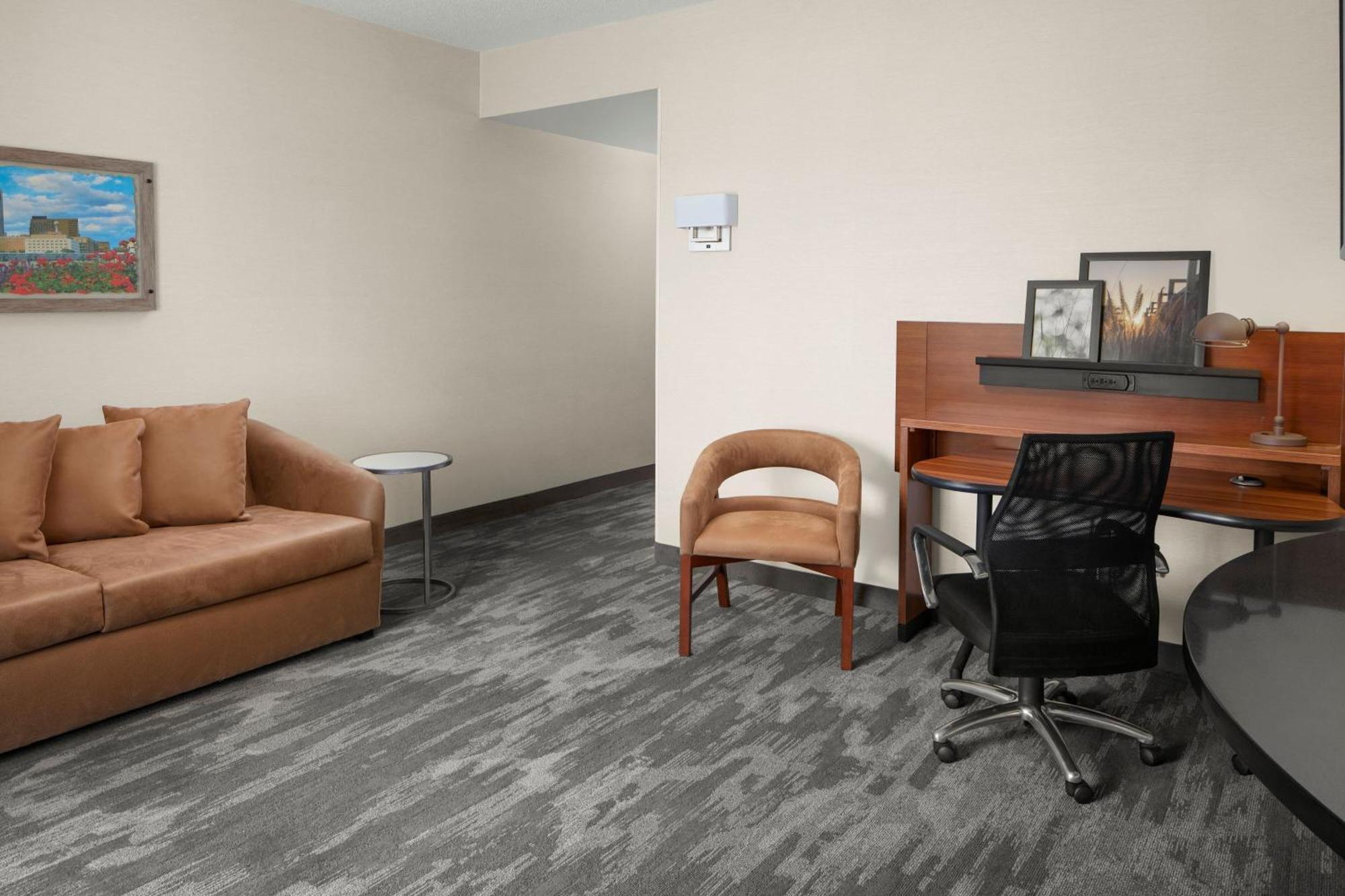 Hotel Fairfield & Osu